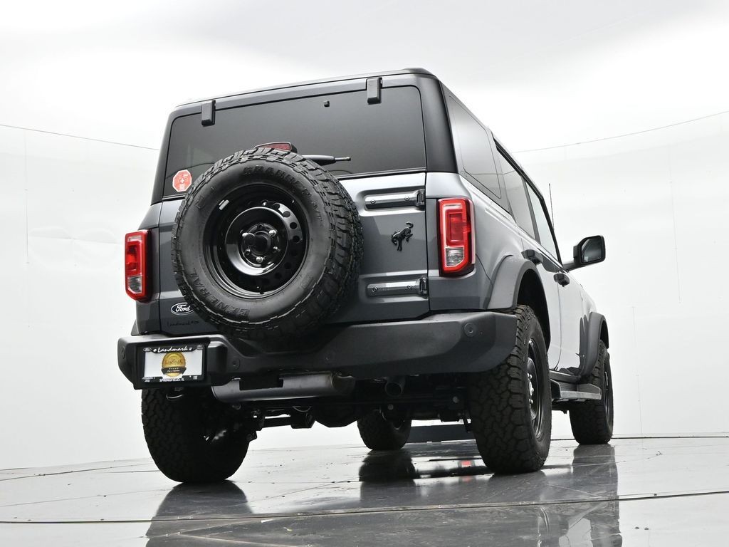 Ford Bronco Vehicle Full-screen Gallery Image 31