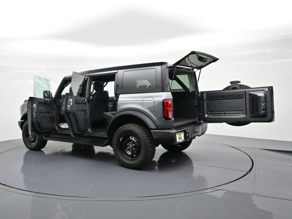 Ford Bronco Vehicle Full-screen Gallery Image 33