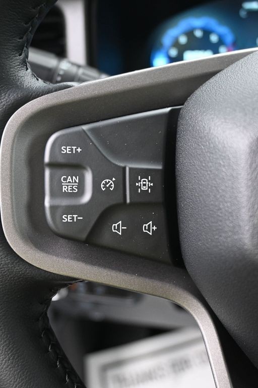 Ford Bronco Vehicle Full-screen Gallery Image 18