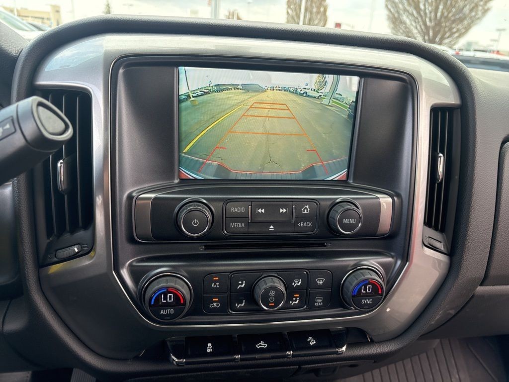 Chevrolet Silverado 1500 Vehicle Full-screen Gallery Image 14