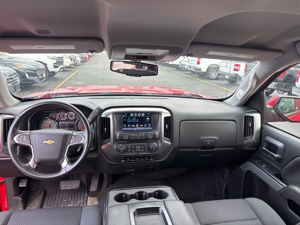 Chevrolet Silverado 1500 Vehicle Full-screen Gallery Image 16