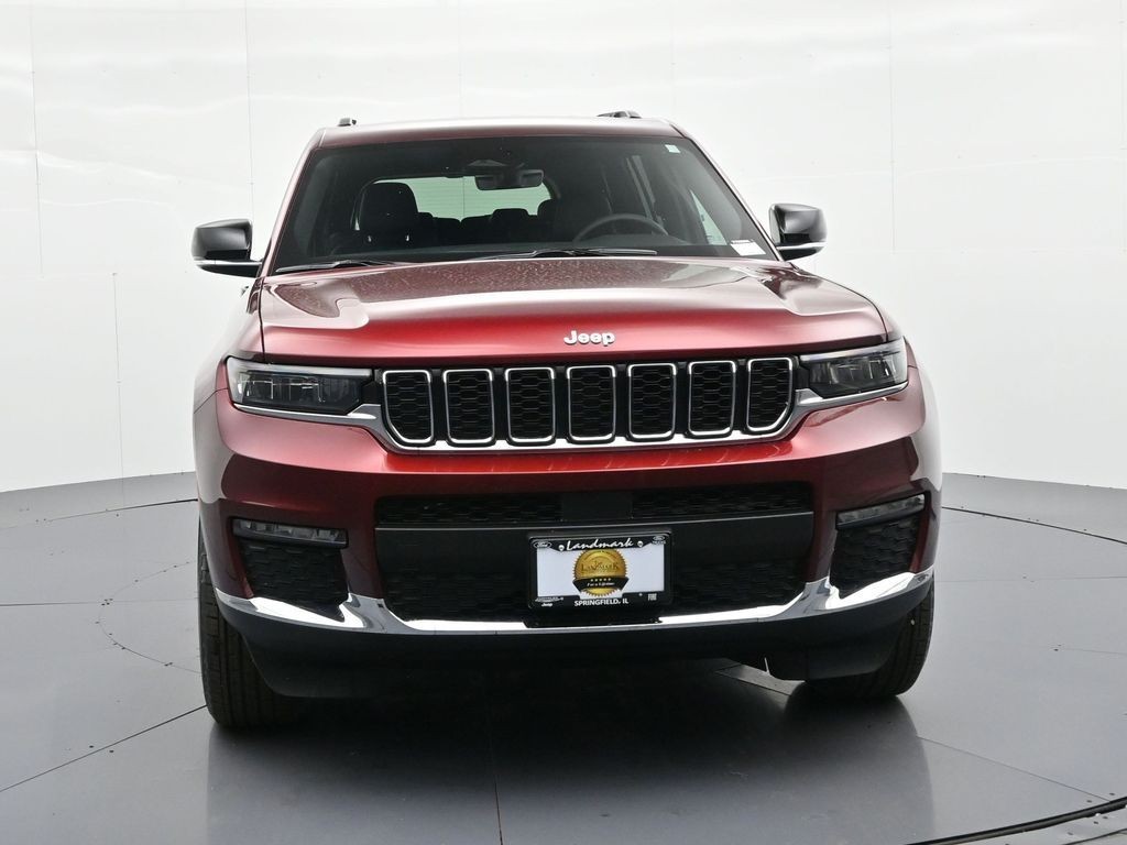 Jeep Grand Cherokee L Vehicle Full-screen Gallery Image 03