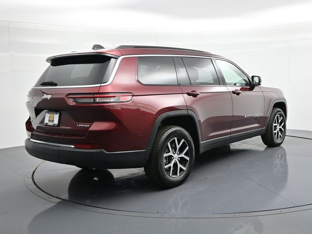 Jeep Grand Cherokee L Vehicle Full-screen Gallery Image 06