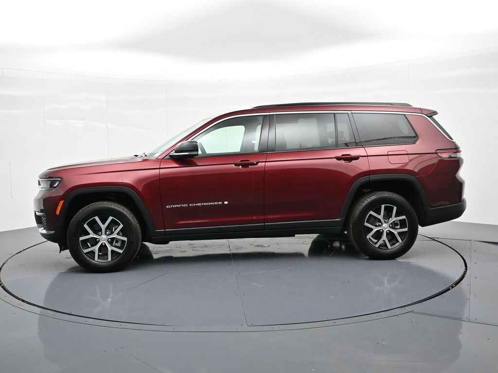 Jeep Grand Cherokee L Vehicle Full-screen Gallery Image 09