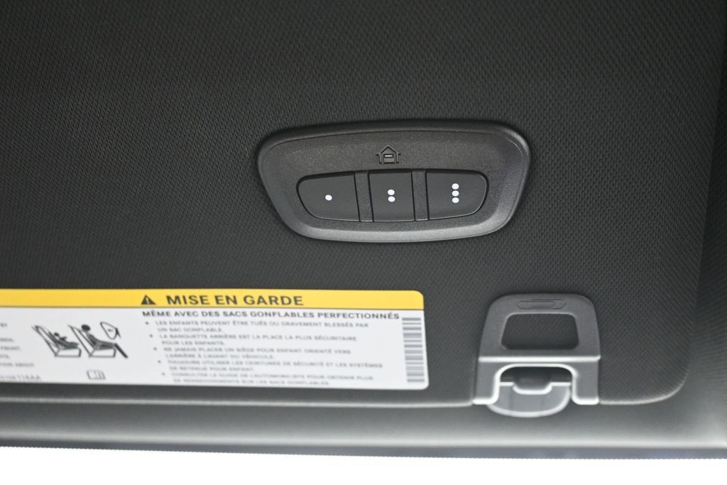 Jeep Grand Cherokee L Vehicle Full-screen Gallery Image 17