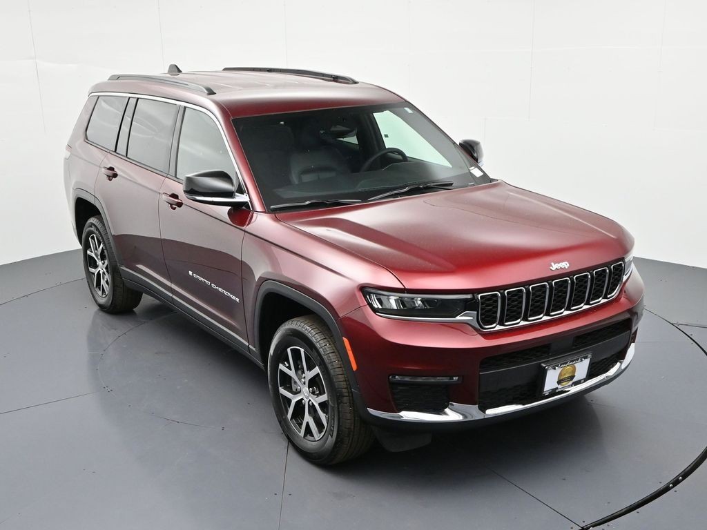 Jeep Grand Cherokee L Vehicle Full-screen Gallery Image 26