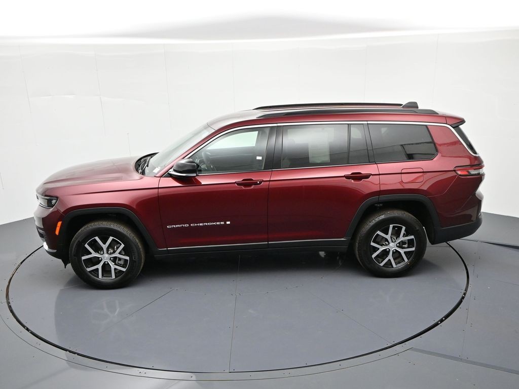 Jeep Grand Cherokee L Vehicle Full-screen Gallery Image 29