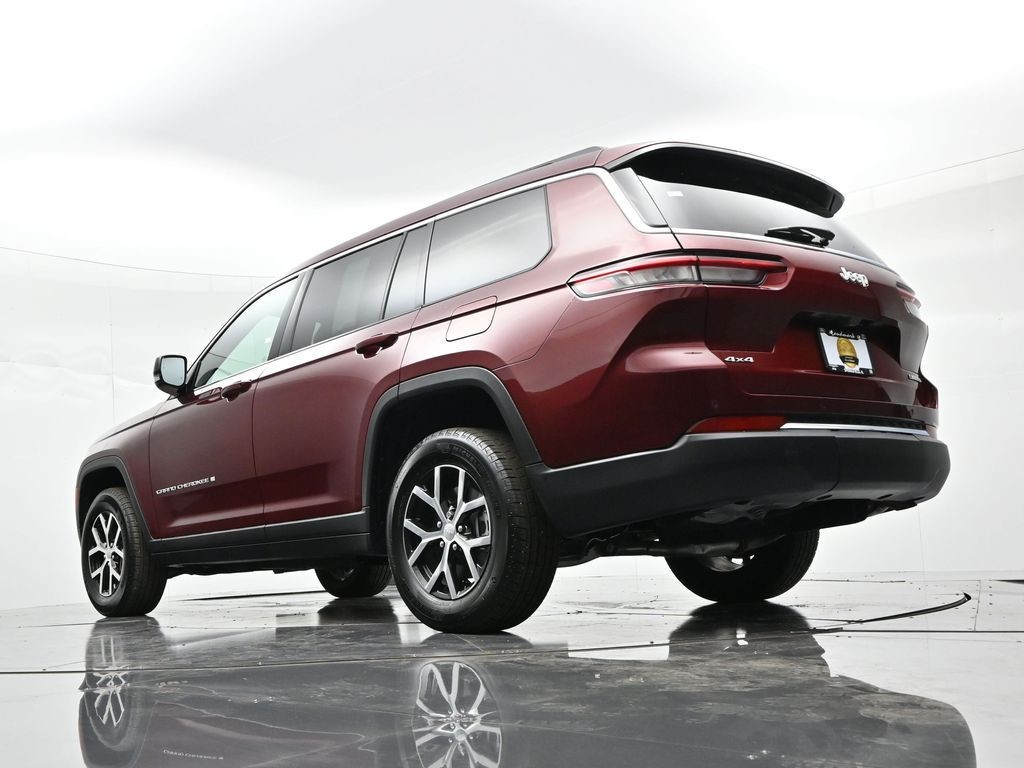 Jeep Grand Cherokee L Vehicle Full-screen Gallery Image 30
