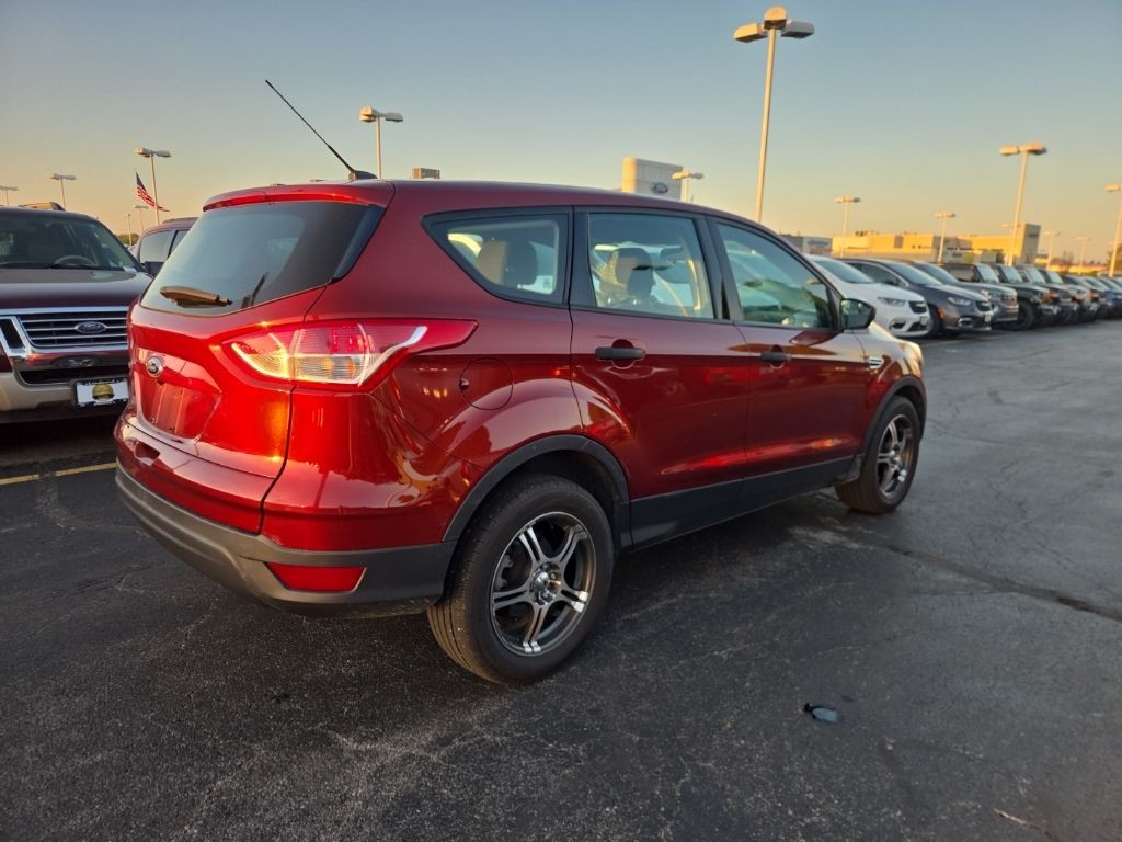 Ford Escape Vehicle Full-screen Gallery Image 6