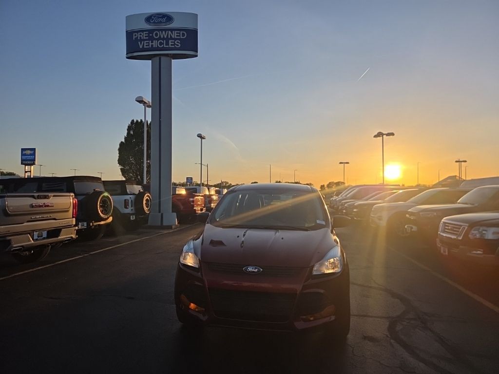 Ford Escape Vehicle Full-screen Gallery Image 8