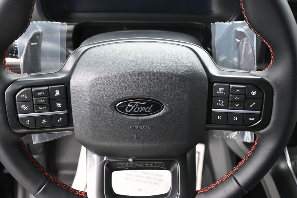 Ford F-150 Vehicle Full-screen Gallery Image 18