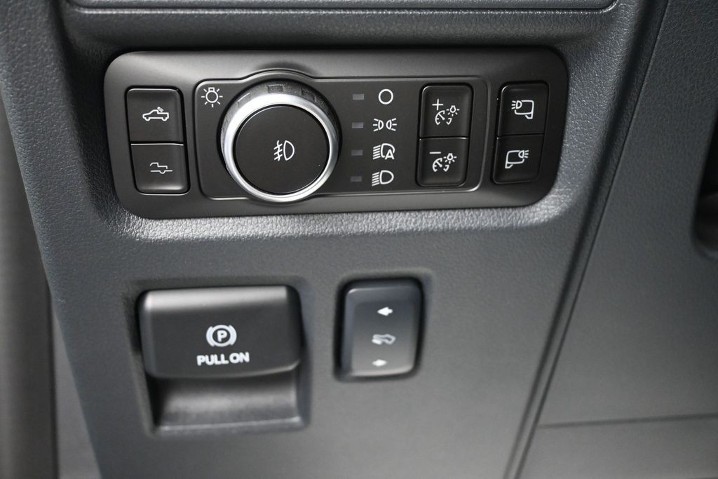 Ford F-150 Vehicle Full-screen Gallery Image 21