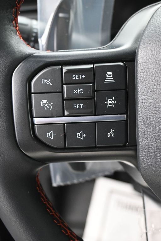 Ford F-150 Vehicle Full-screen Gallery Image 20