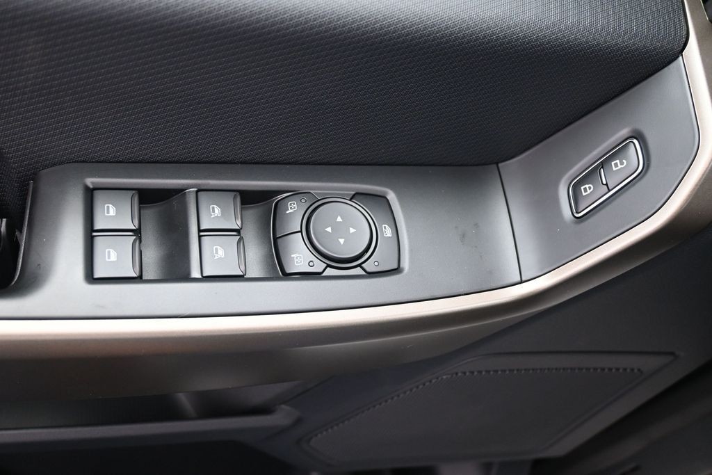 Ford F-150 Vehicle Full-screen Gallery Image 22