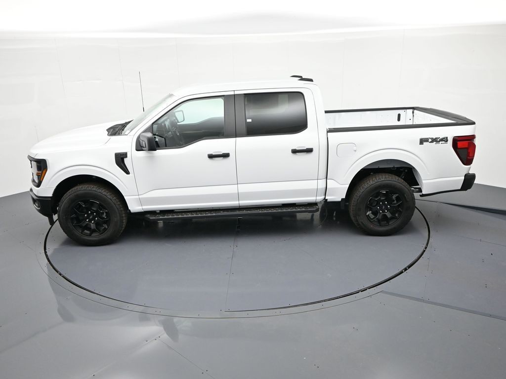 Ford F-150 Vehicle Full-screen Gallery Image 26