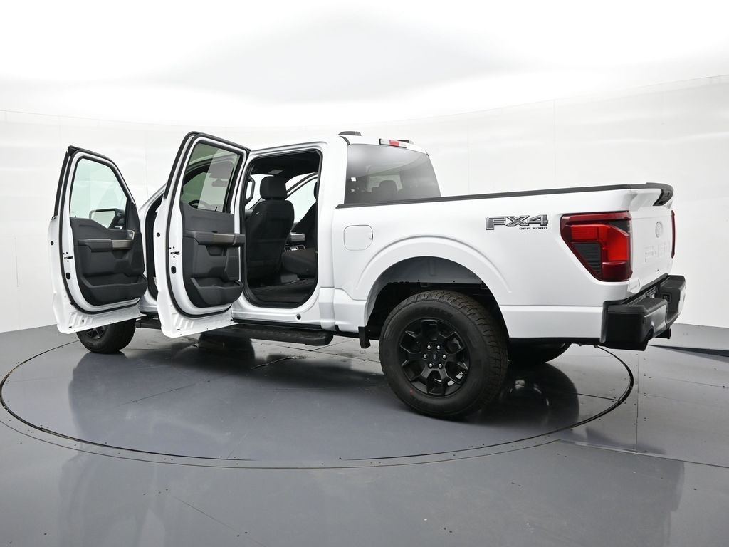Ford F-150 Vehicle Full-screen Gallery Image 32
