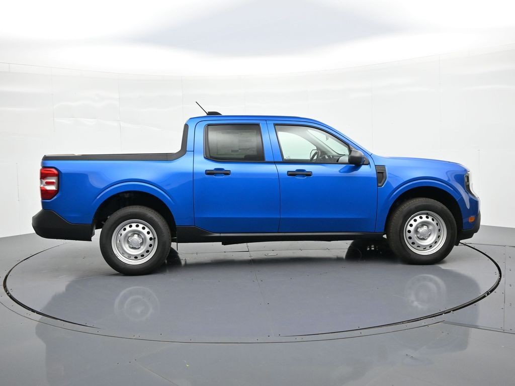 Ford Maverick Vehicle Full-screen Gallery Image 5