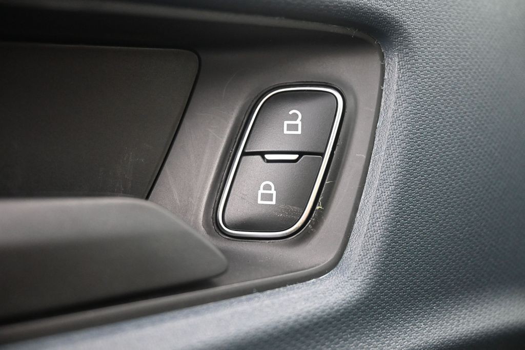 Ford Maverick Vehicle Full-screen Gallery Image 18