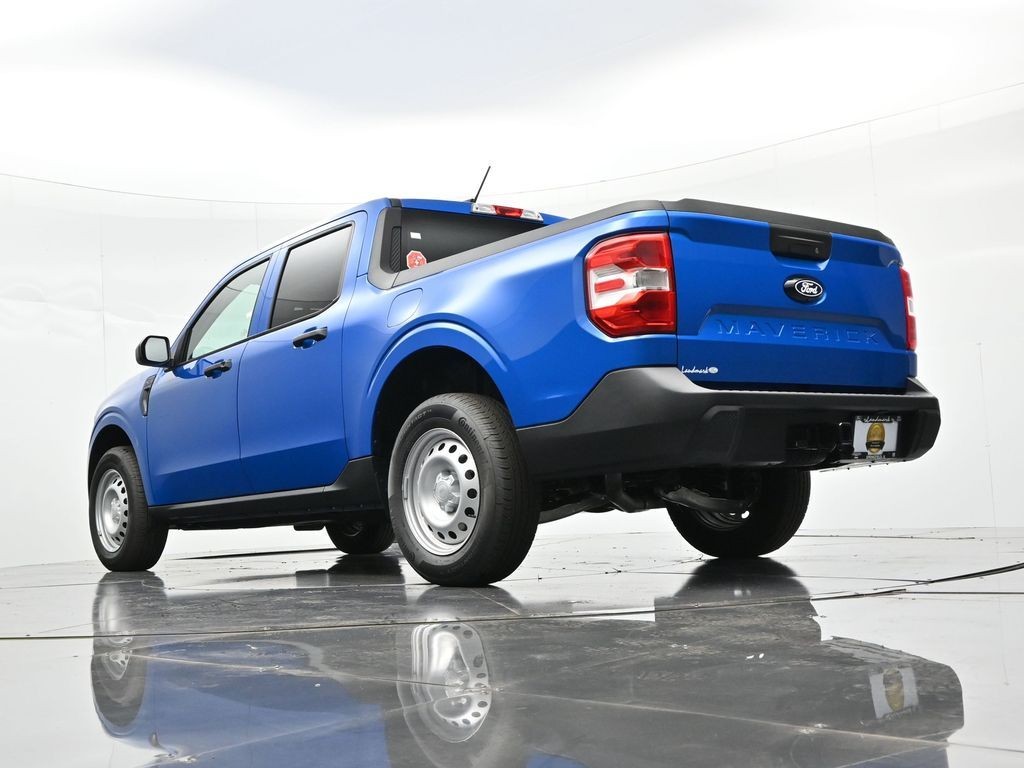 Ford Maverick Vehicle Full-screen Gallery Image 25