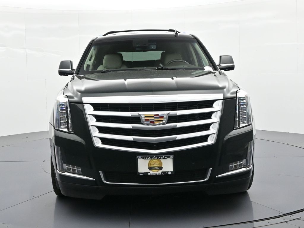 Cadillac Escalade Vehicle Full-screen Gallery Image 03