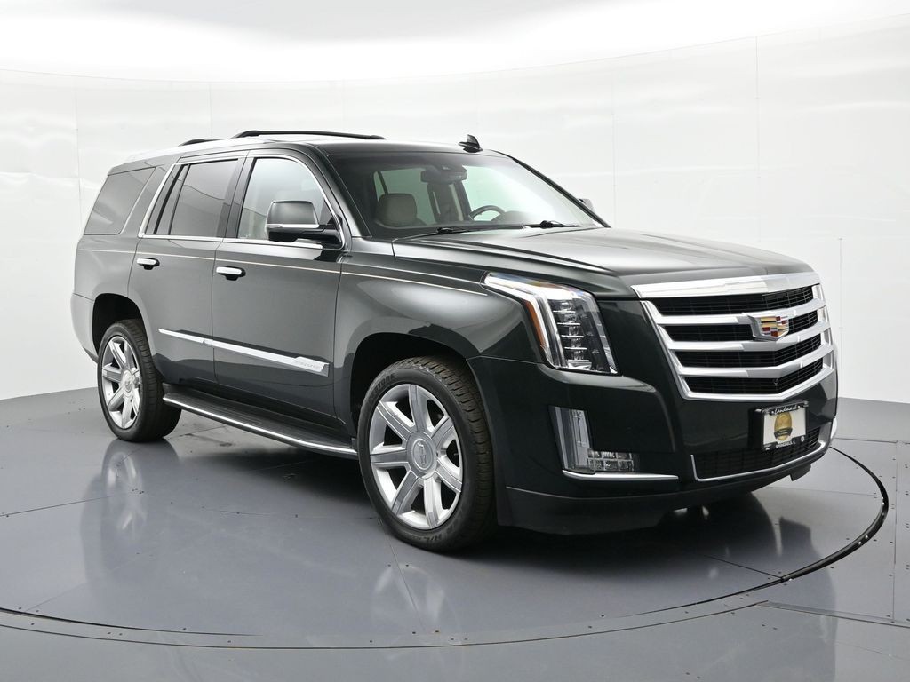 Cadillac Escalade Vehicle Full-screen Gallery Image 04