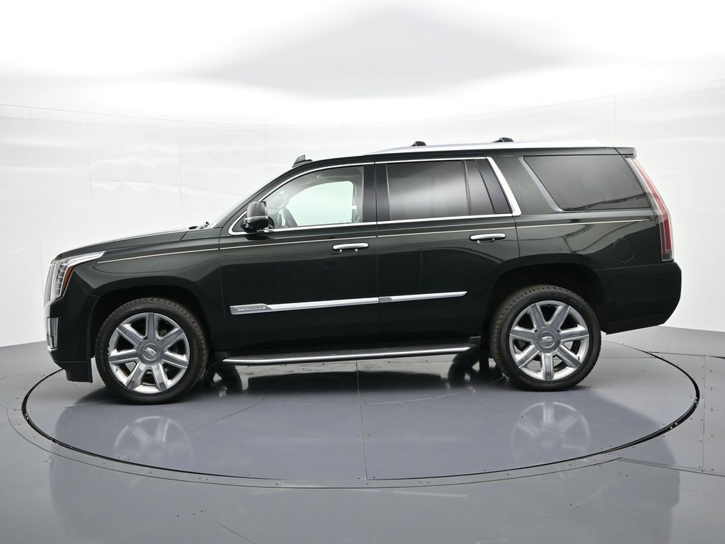 Cadillac Escalade Vehicle Full-screen Gallery Image 09