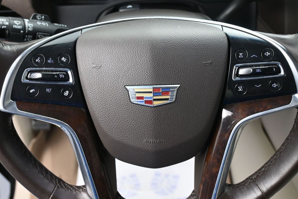Cadillac Escalade Vehicle Full-screen Gallery Image 19