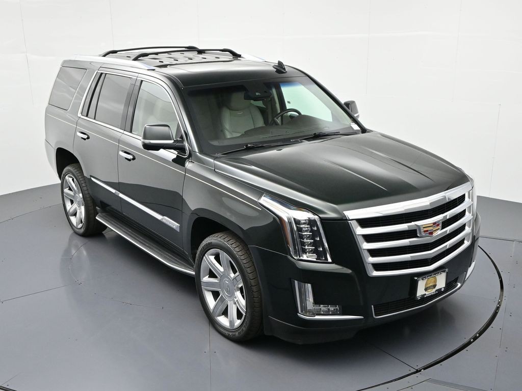 Cadillac Escalade Vehicle Full-screen Gallery Image 33