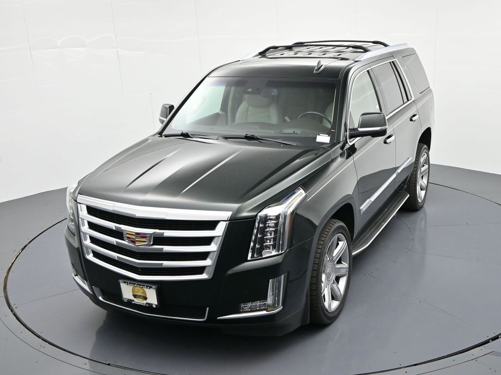 Cadillac Escalade Vehicle Full-screen Gallery Image 35