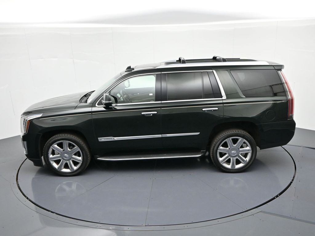Cadillac Escalade Vehicle Full-screen Gallery Image 36