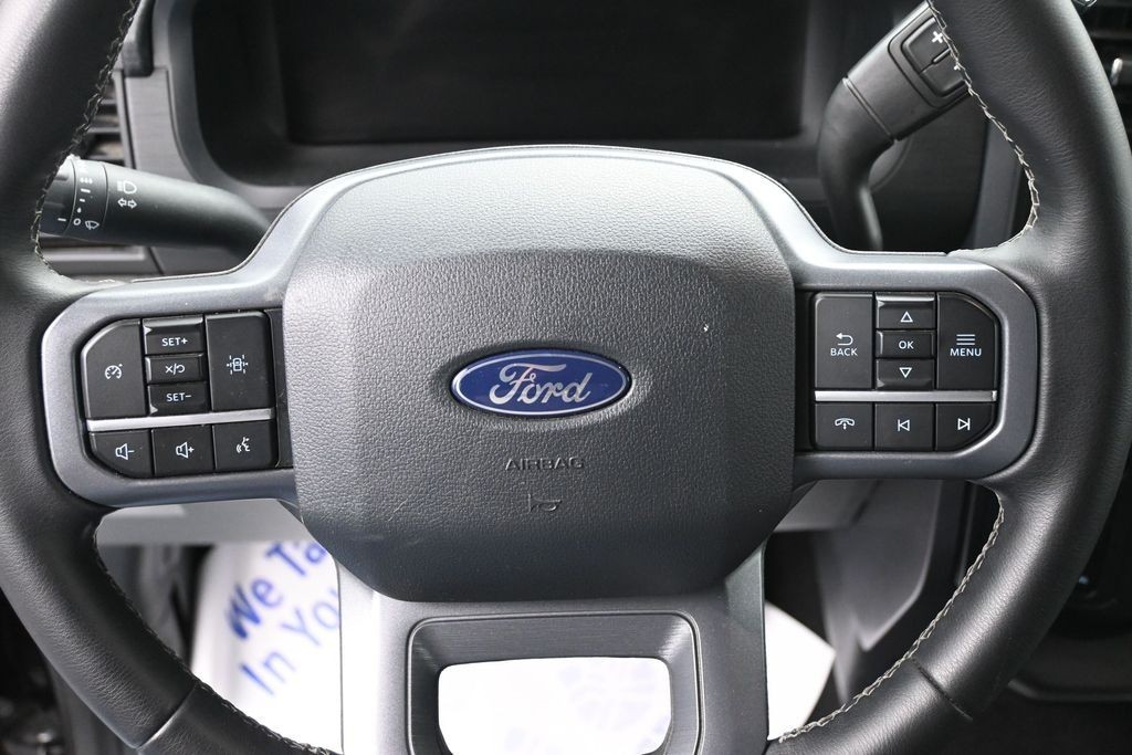Ford F-150 Vehicle Full-screen Gallery Image 16