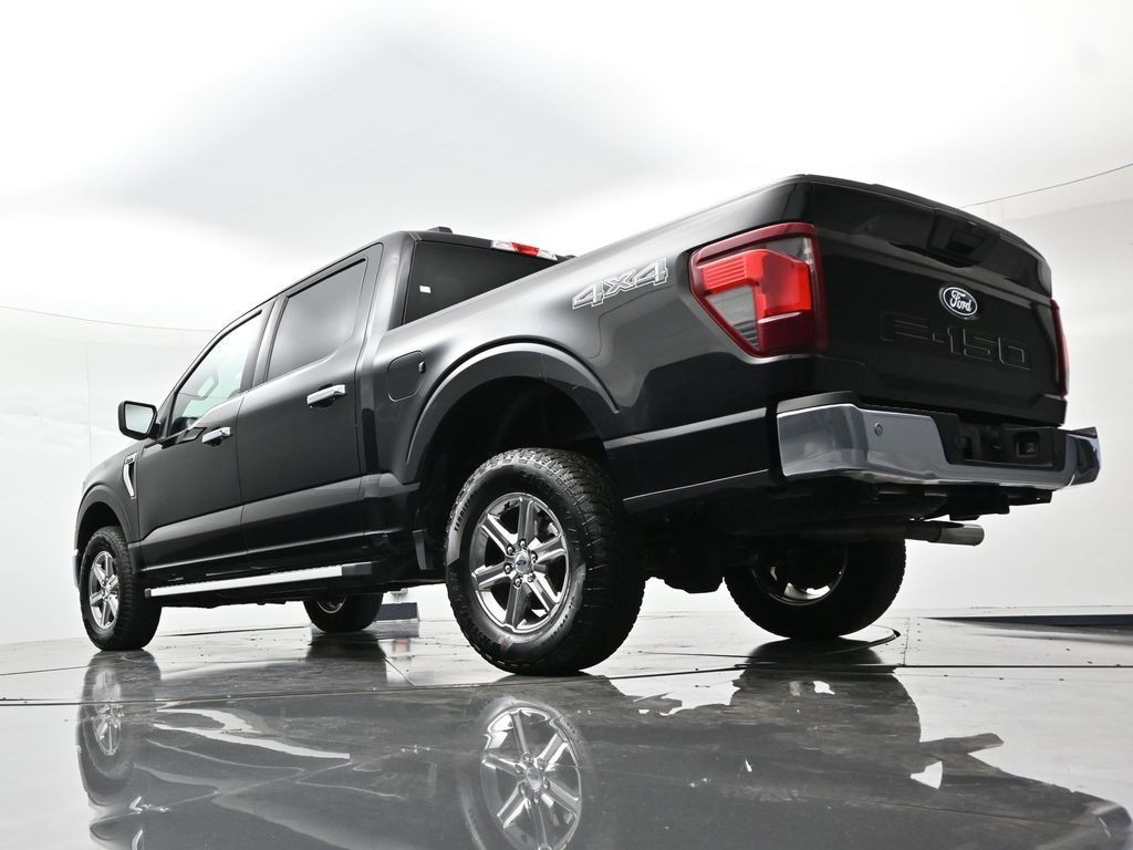 Ford F-150 Vehicle Full-screen Gallery Image 26
