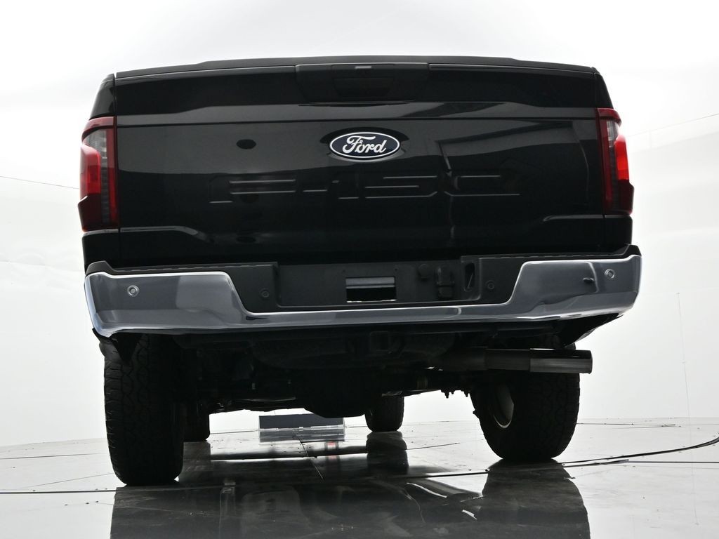Ford F-150 Vehicle Full-screen Gallery Image 27