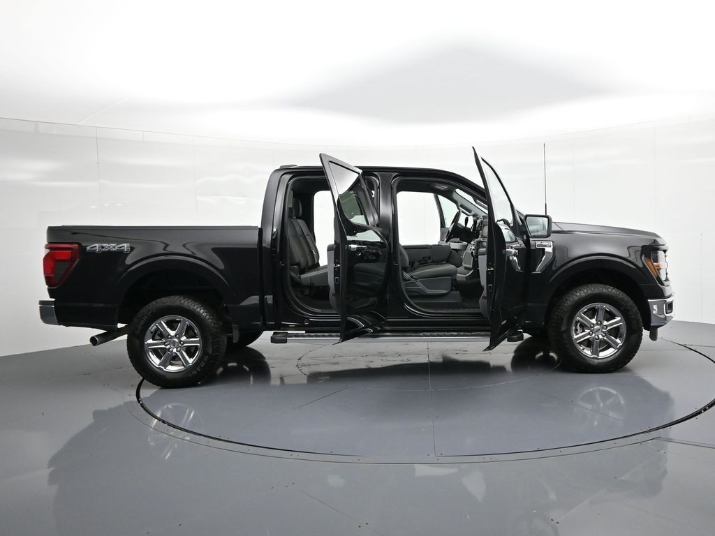 Ford F-150 Vehicle Full-screen Gallery Image 30