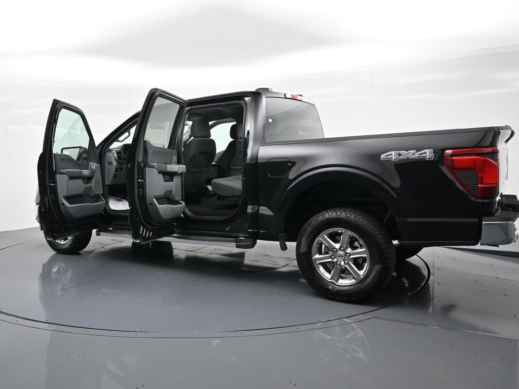 Ford F-150 Vehicle Full-screen Gallery Image 31