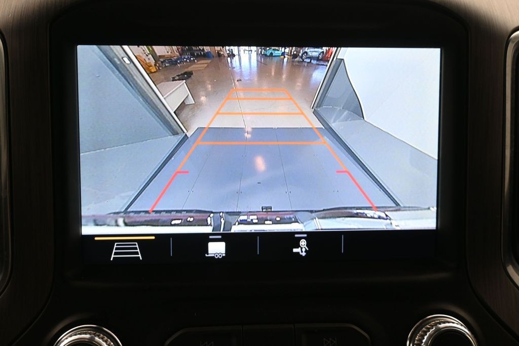 GMC Sierra 1500 Vehicle Full-screen Gallery Image 12