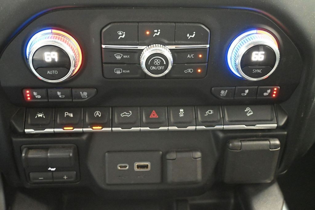 GMC Sierra 1500 Vehicle Full-screen Gallery Image 15