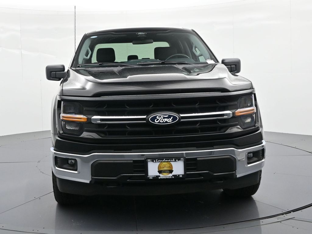 Ford F-150 Vehicle Full-screen Gallery Image 3