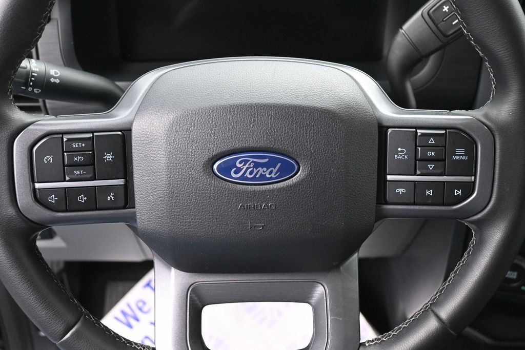 Ford F-150 Vehicle Full-screen Gallery Image 15