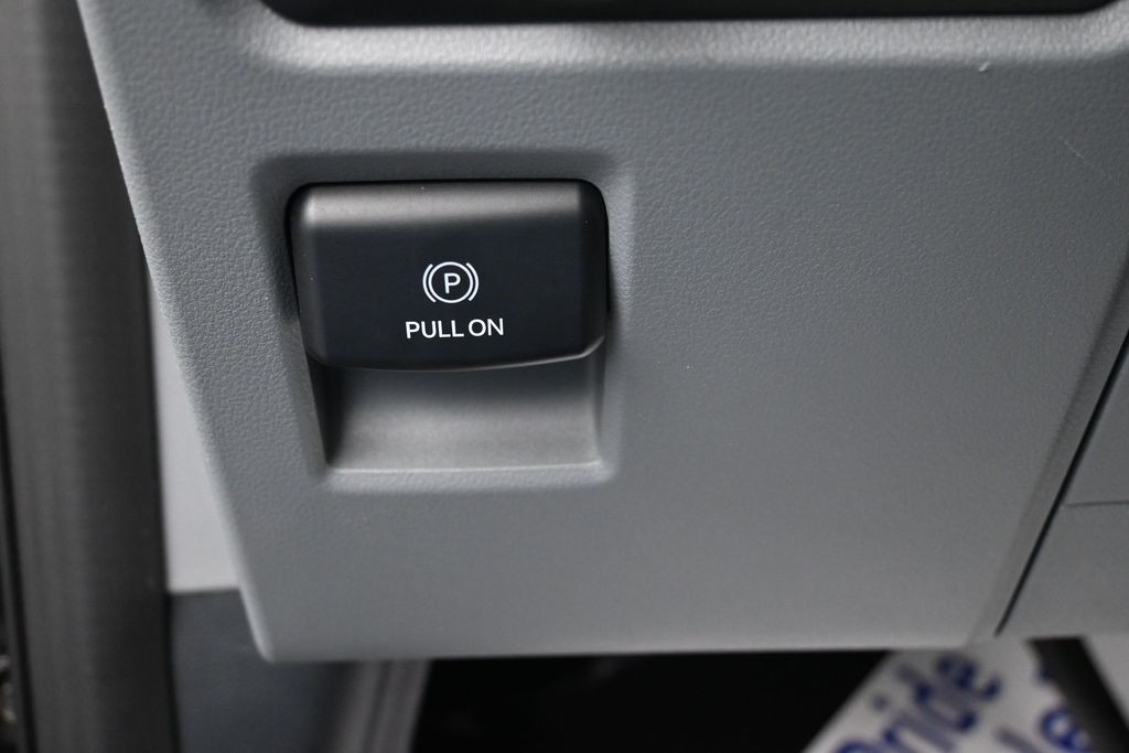 Ford F-150 Vehicle Full-screen Gallery Image 19