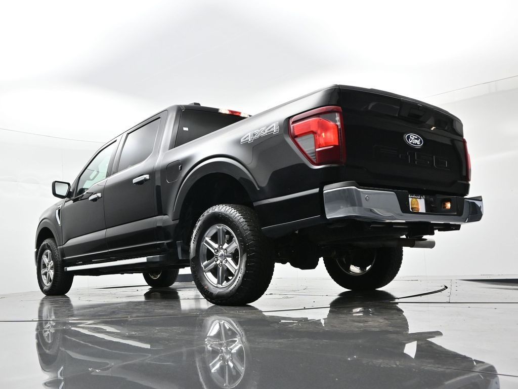 Ford F-150 Vehicle Full-screen Gallery Image 25