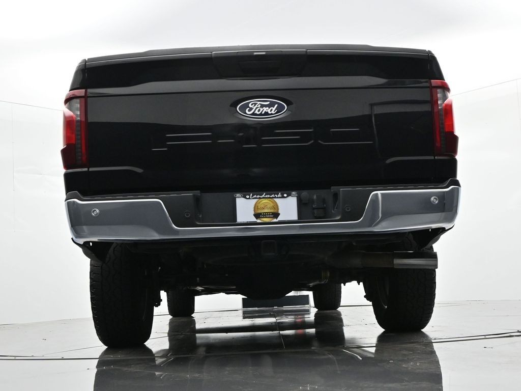 Ford F-150 Vehicle Full-screen Gallery Image 26