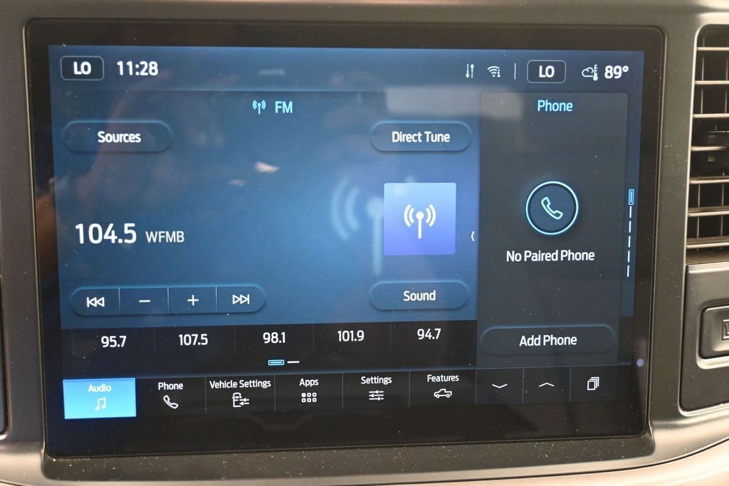 Ford F-150 Vehicle Full-screen Gallery Image 11