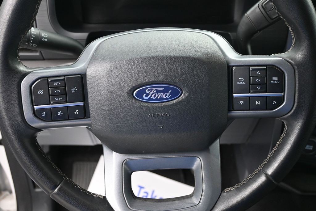 Ford F-150 Vehicle Full-screen Gallery Image 14