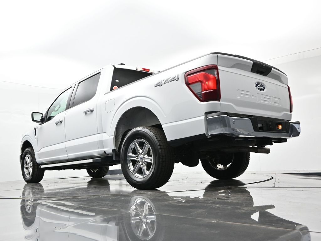 Ford F-150 Vehicle Full-screen Gallery Image 23