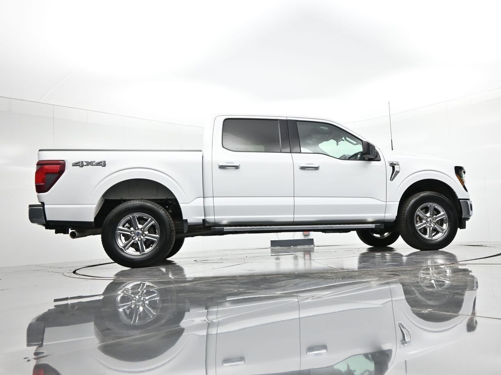 Ford F-150 Vehicle Full-screen Gallery Image 26