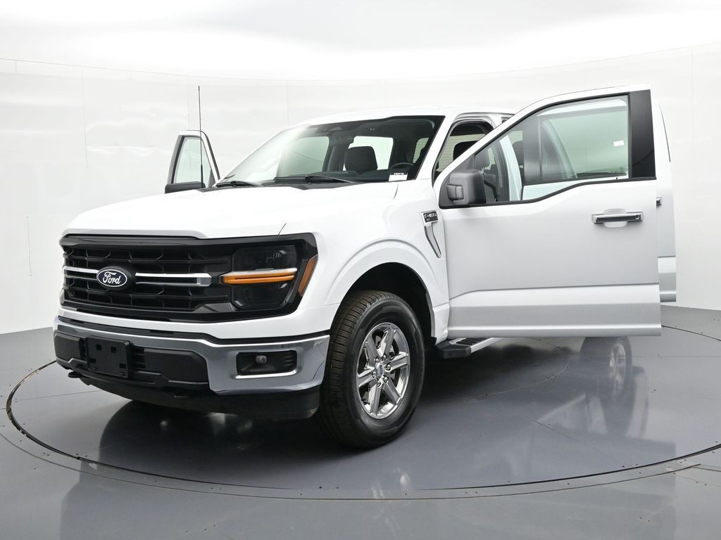 Ford F-150 Vehicle Full-screen Gallery Image 29