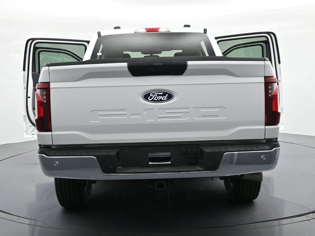 Ford F-150 Vehicle Full-screen Gallery Image 30