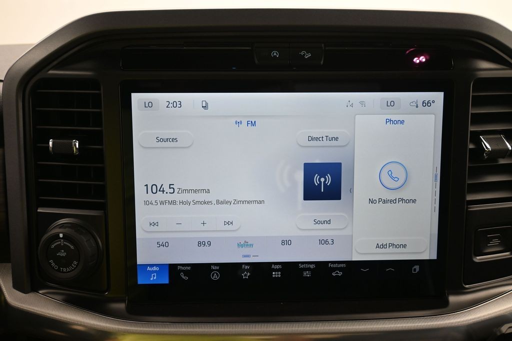 Ford F-150 Vehicle Full-screen Gallery Image 11