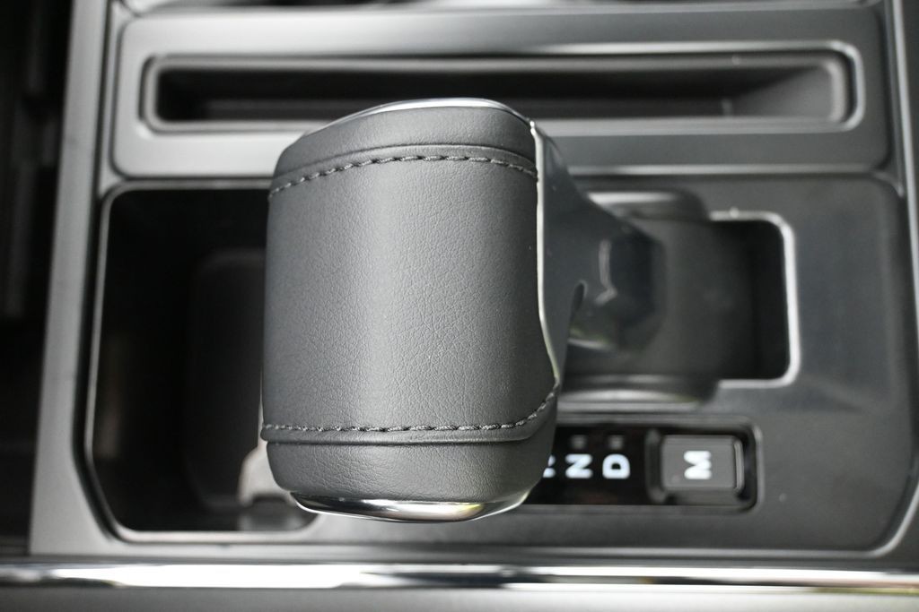 Ford F-150 Vehicle Full-screen Gallery Image 13